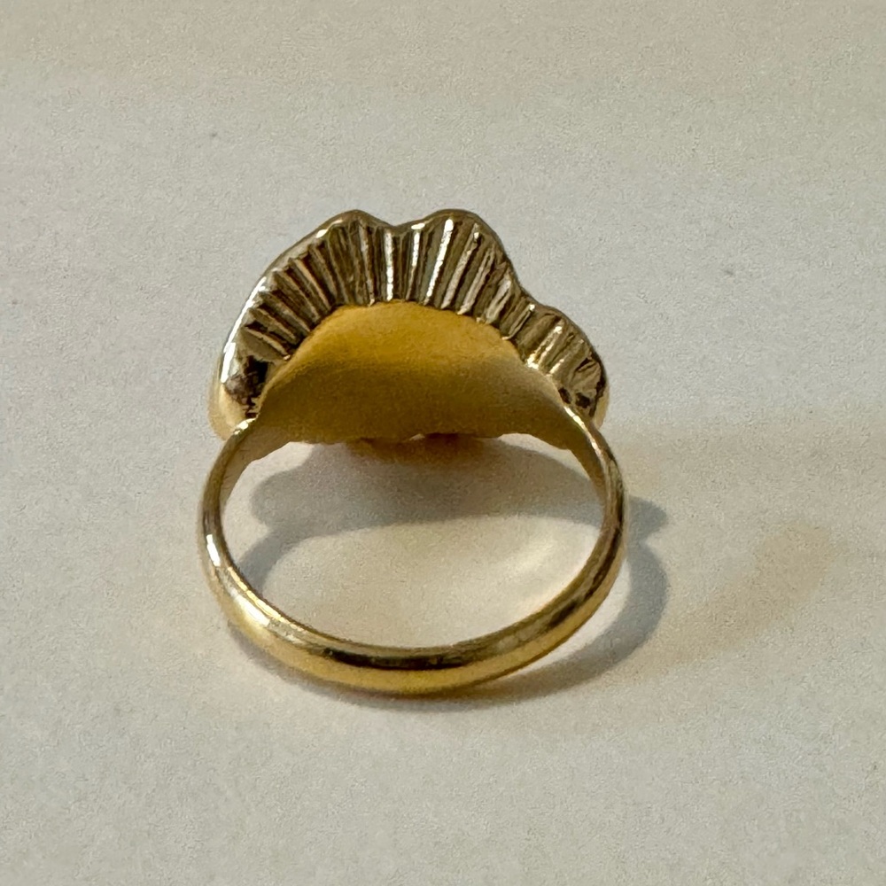 Gold wave ring - Picture 4 of 6